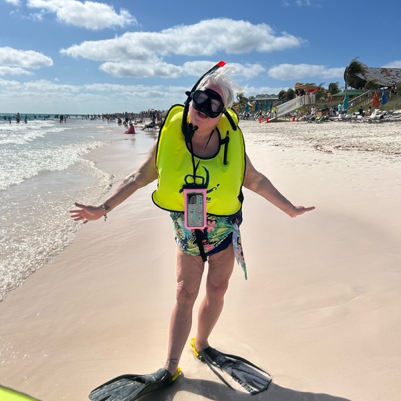 Meet your Posher, Cara - Picture 7 of 15